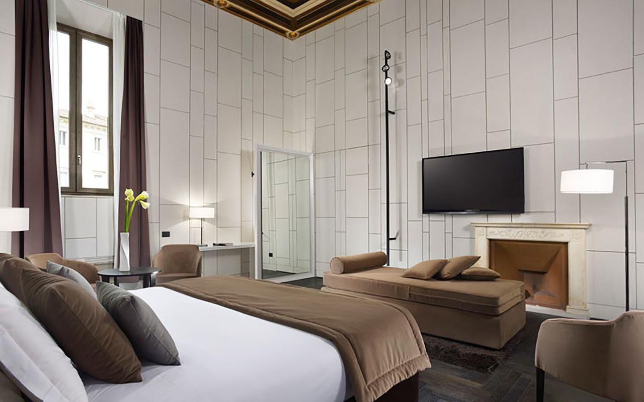 Piazza Del Gesu' Luxury Suites Rome Bagian luar foto